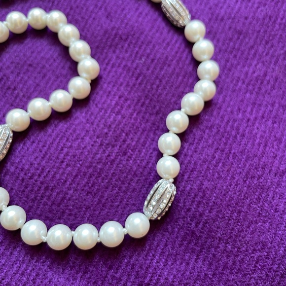 Like New - Lauren Ralph Lauren Pearl Necklace - Picture 3 of 6